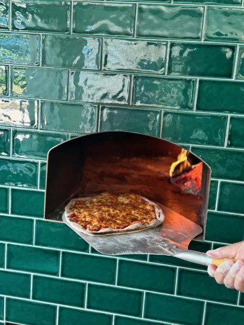 Pizza oven in use
